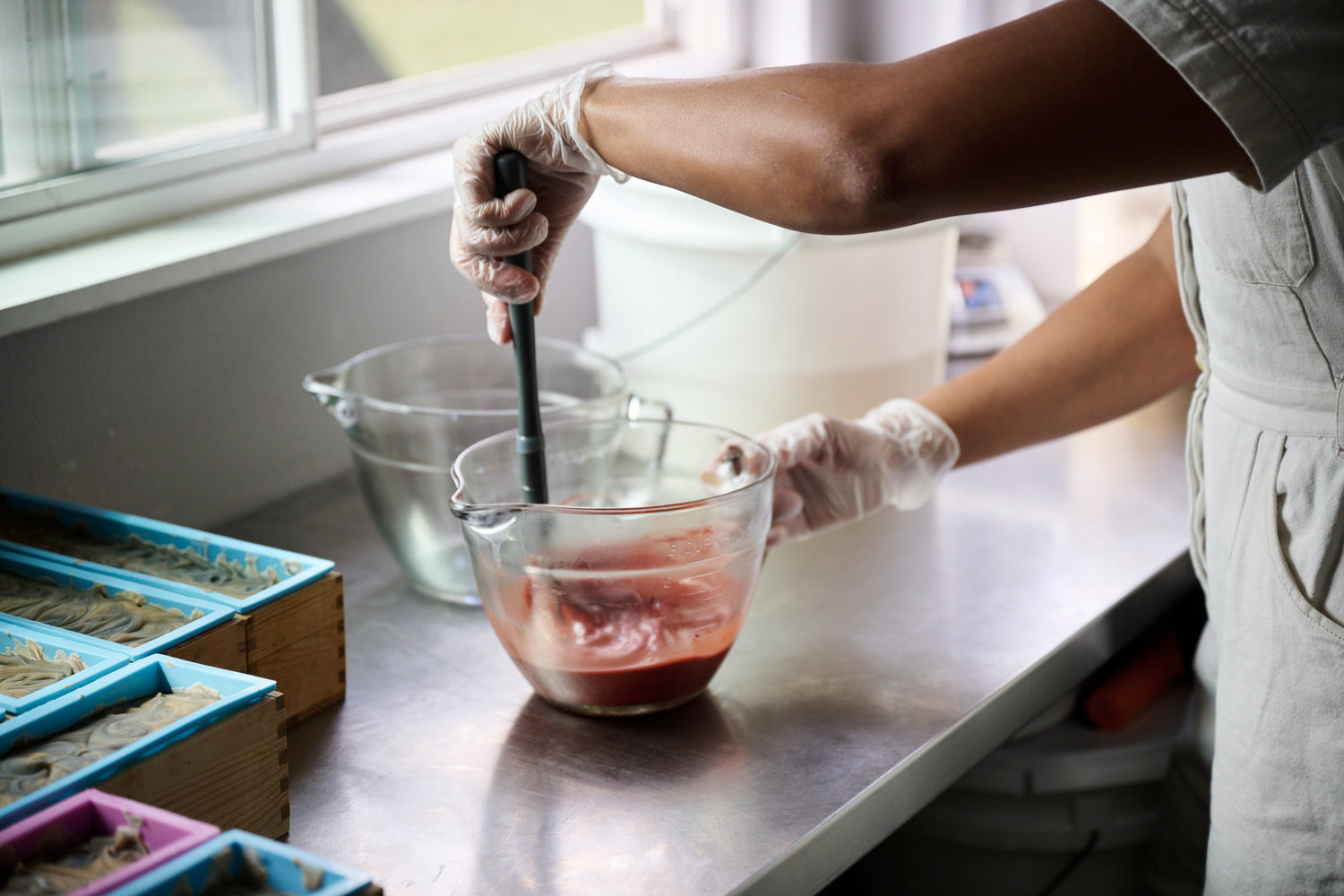 Mixing natural colorant in cold process soap making